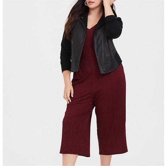 NWT Torrid Houndstooth Premium Ponte Culotte Jumpsuit in Red Plaid 3X - Picture 5 of 11